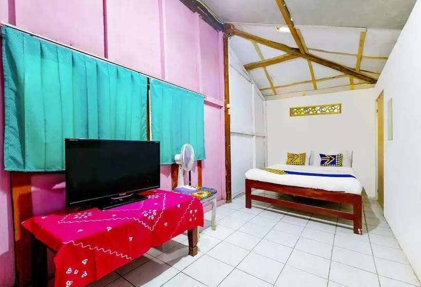 ホテル Spot On 91154 Desa Wisata Wayang Manyaran Wonogiri