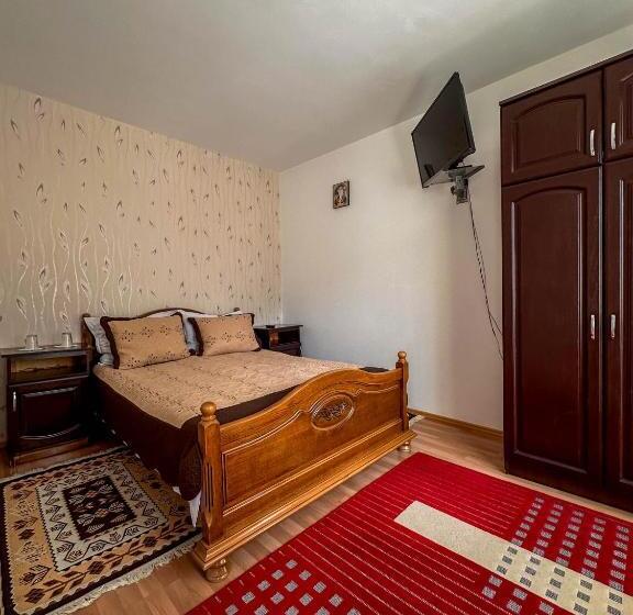 ペンション Perla Brazilor