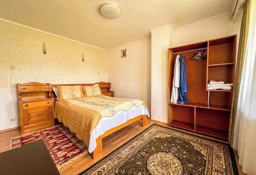 ペンション Perla Brazilor