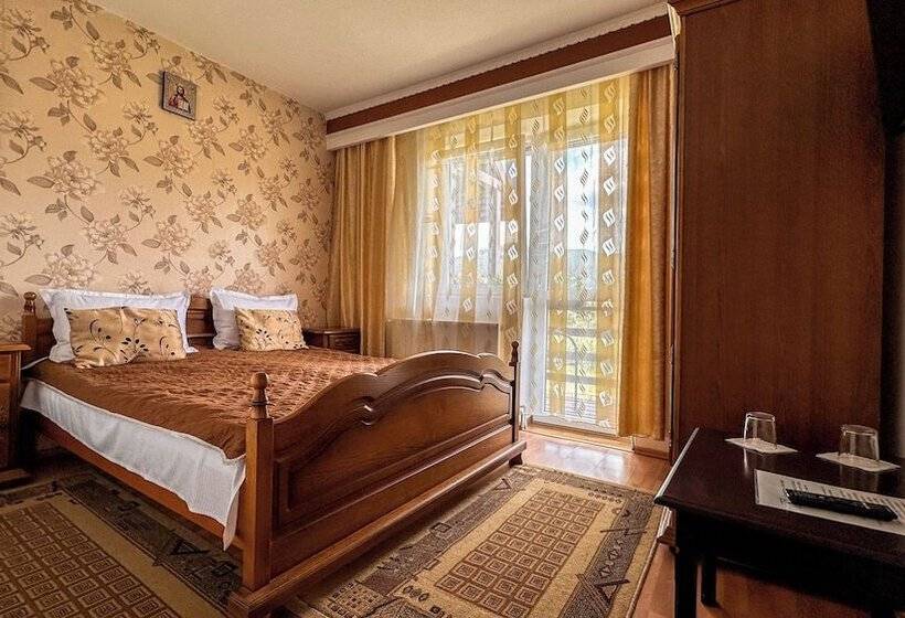 ペンション Perla Brazilor