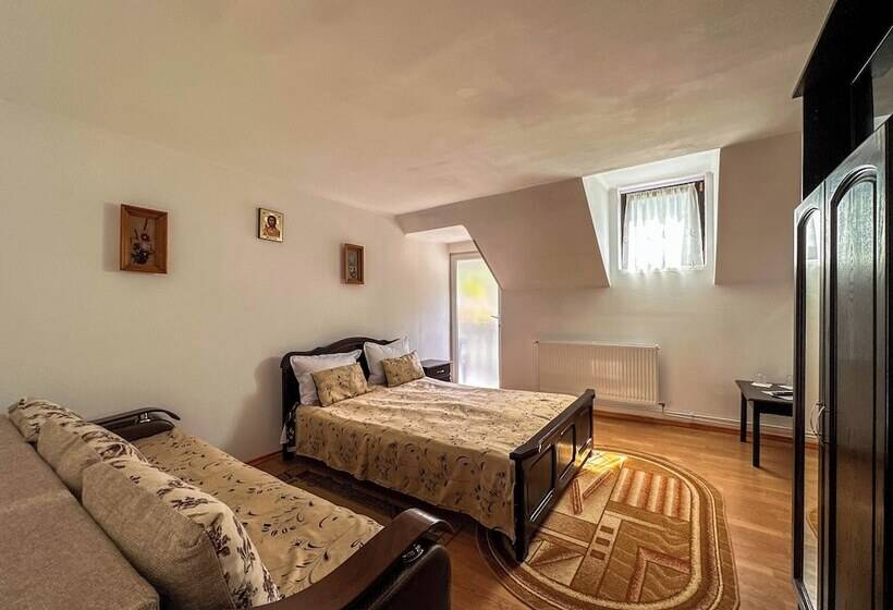 ペンション Perla Brazilor