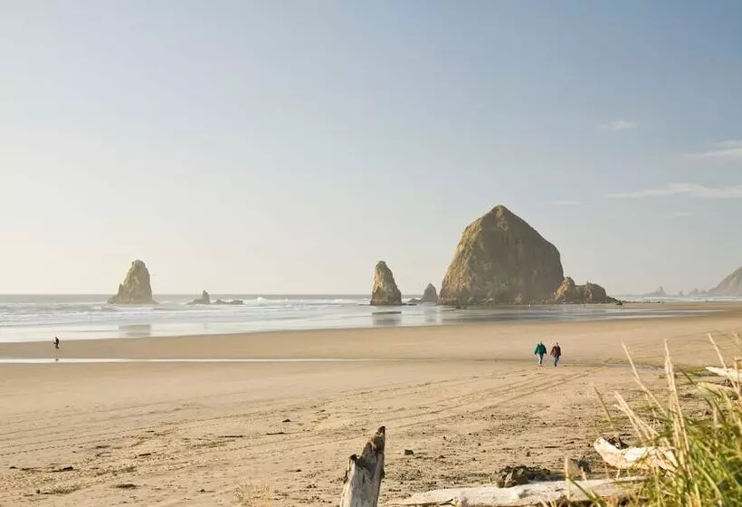 Hotelli Arch Cape Inn And Retreat Cannon Beach