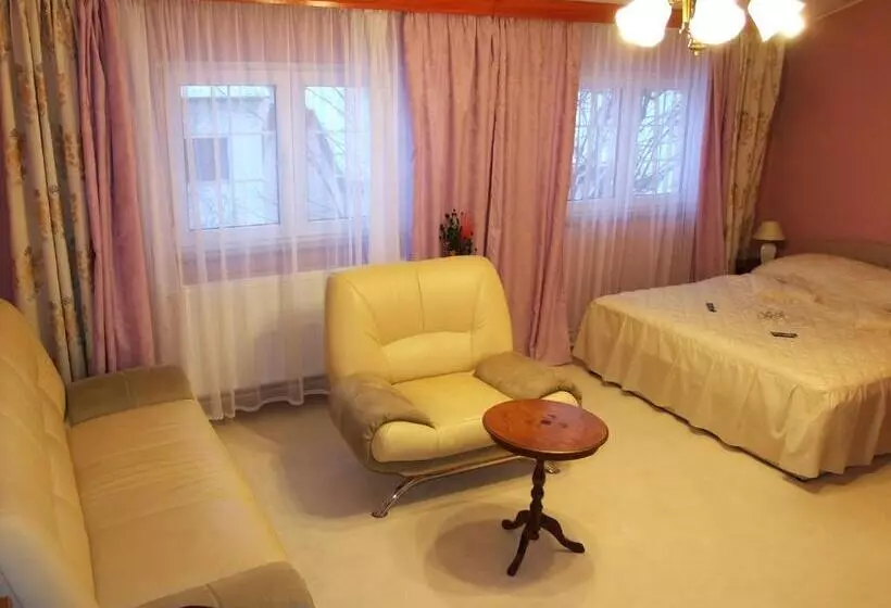 Hotelli Bed & Breakfast Vila Stanišić