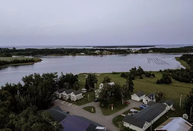 Hotelli Briarwood Coastal Cottages & Lodge