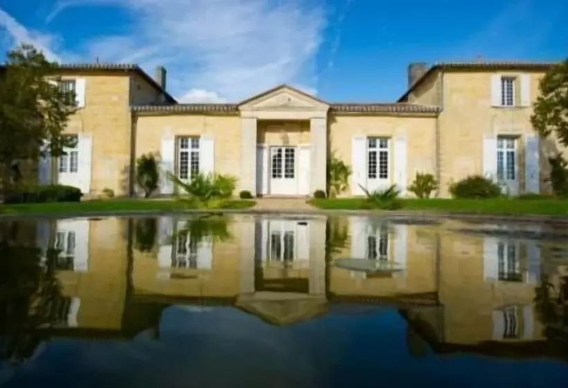 Hotelli Château Belles Graves