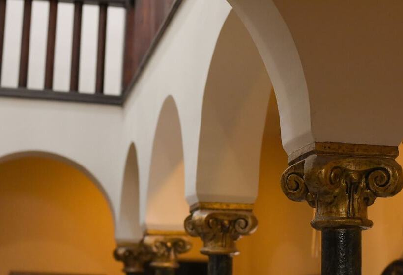 هتل La Torre Del Vilar