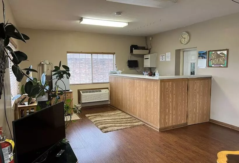 Town & Country Motel