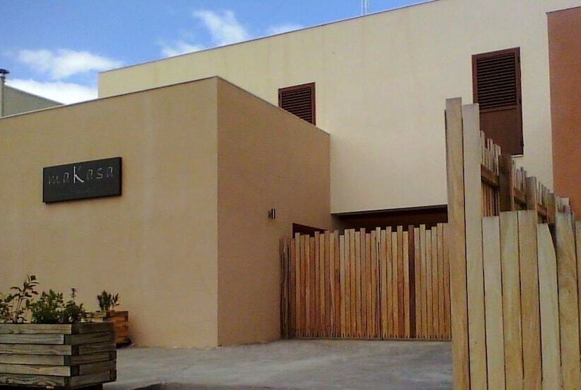 Отель Makasa