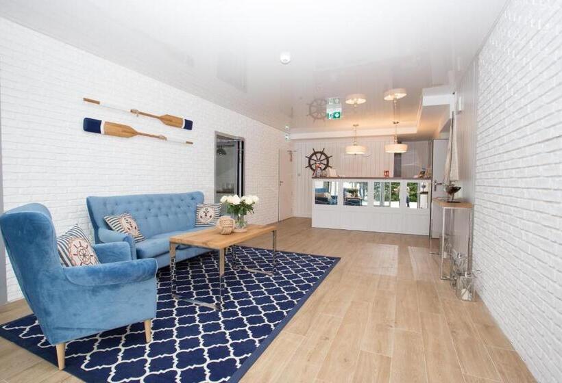 هتل Błękitny żagiel