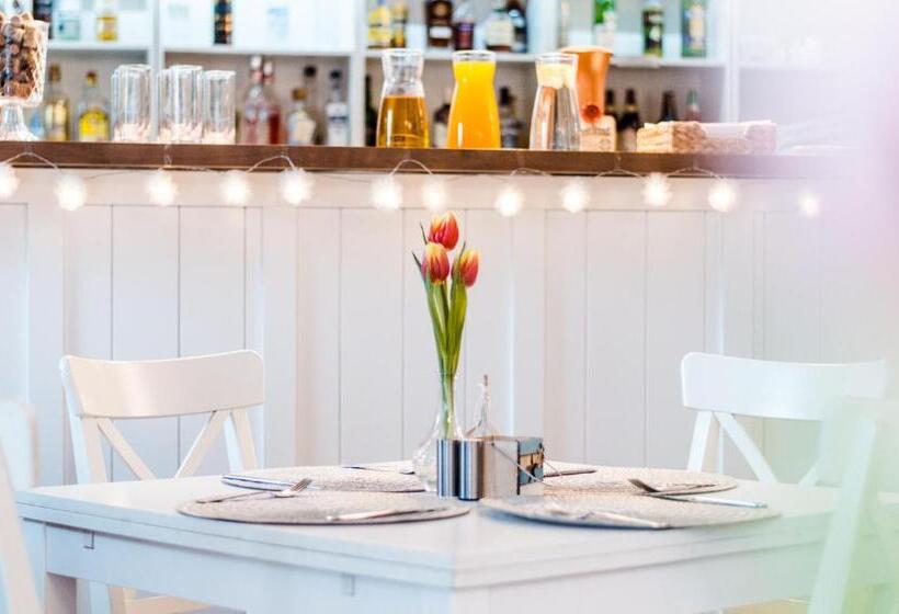 هتل Błękitny żagiel