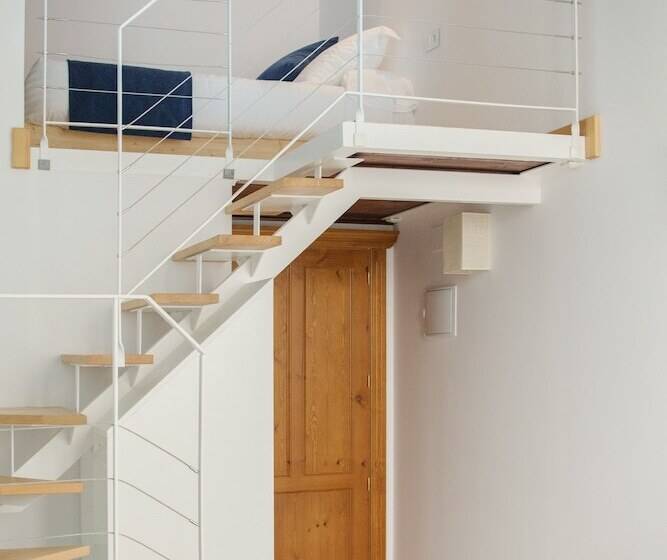 هتل Ad Hoc Carmen