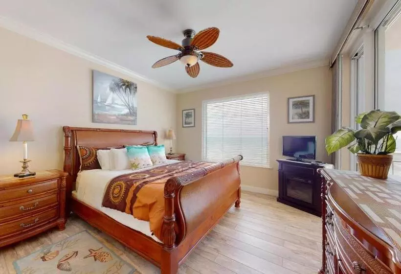 Отель Indigo 704w