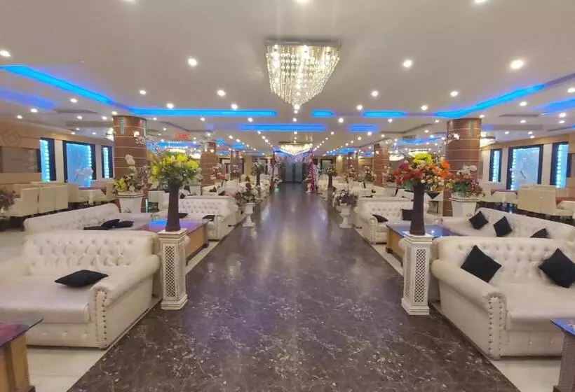 Royaute Luxury Hotel Sialkot