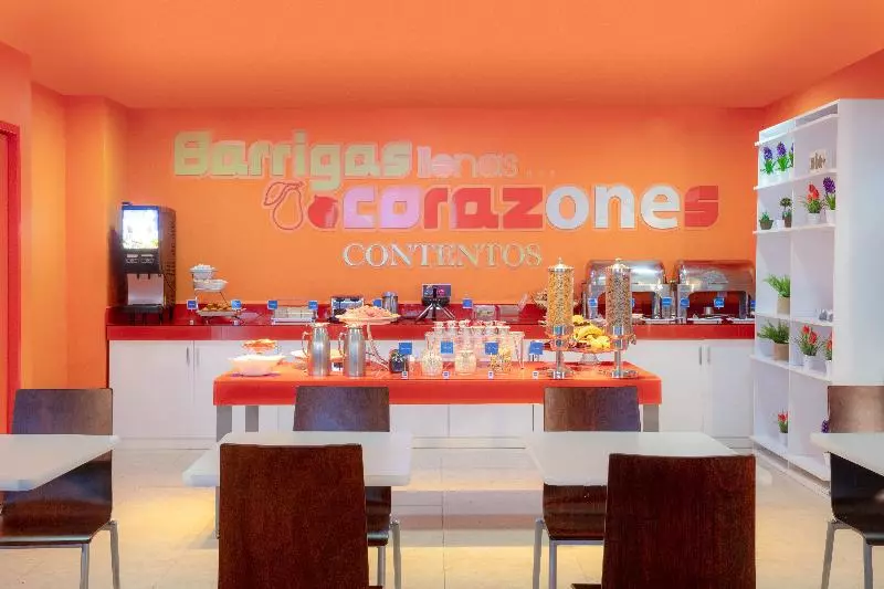 酒店 One Cancun Centro