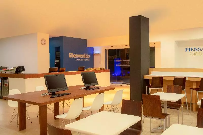 酒店 One Cancun Centro