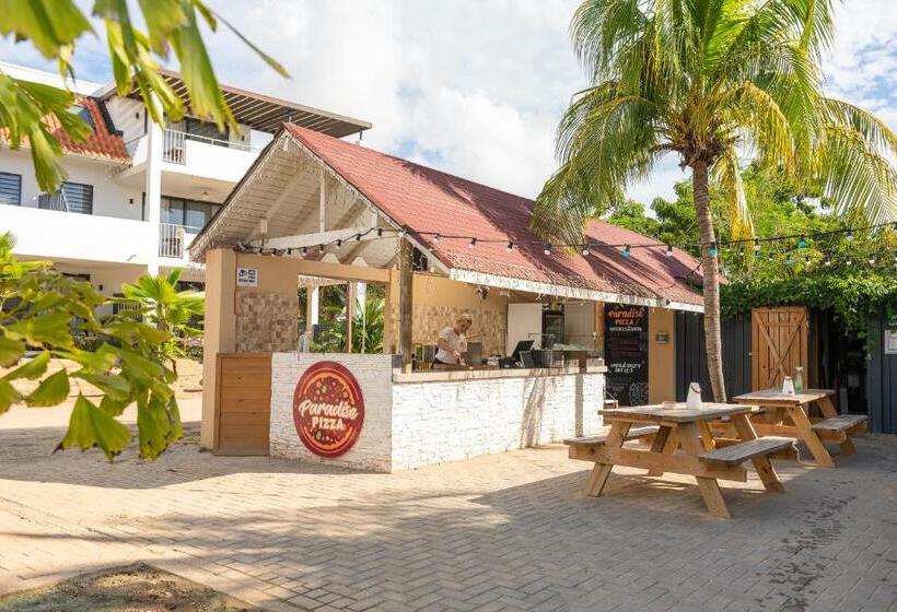 هتل Resort Bonaire