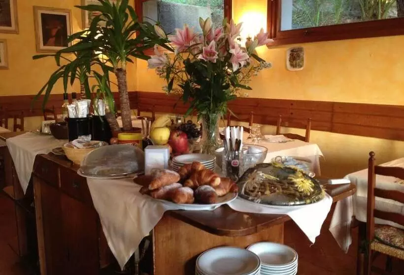 Отель Ristorante Il Caminetto