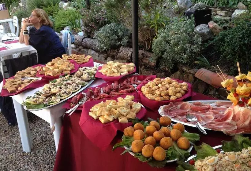 Отель Ristorante Il Caminetto