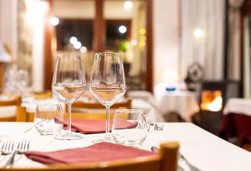 Отель Ristorante Il Caminetto