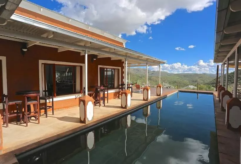 هتل River Crossing Lodge