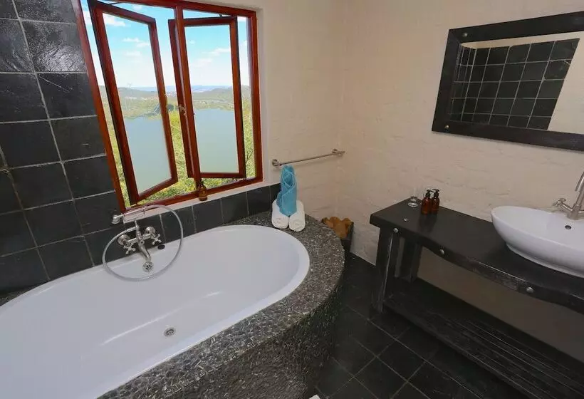 هتل River Crossing Lodge