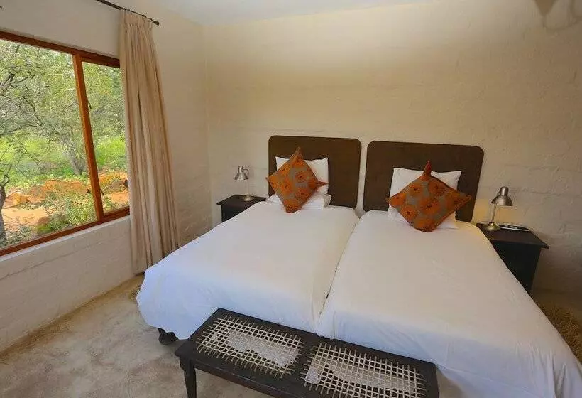 هتل River Crossing Lodge
