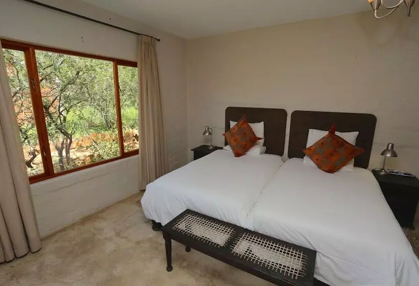 هتل River Crossing Lodge