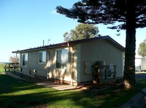 فندق Nrma Victor Harbor Beachfront Holiday Park