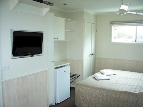 فندق Nrma Victor Harbor Beachfront Holiday Park