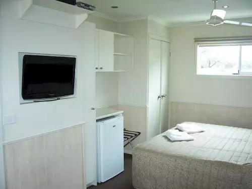 Отель Nrma Victor Harbor Beachfront Holiday Park