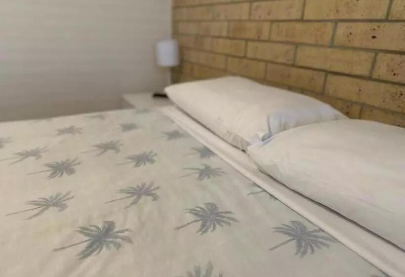 汽车旅馆  Coolum Budget Accommodation