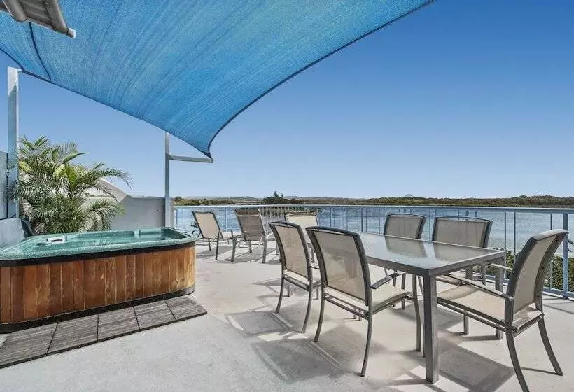 Reflections Holiday Apartments