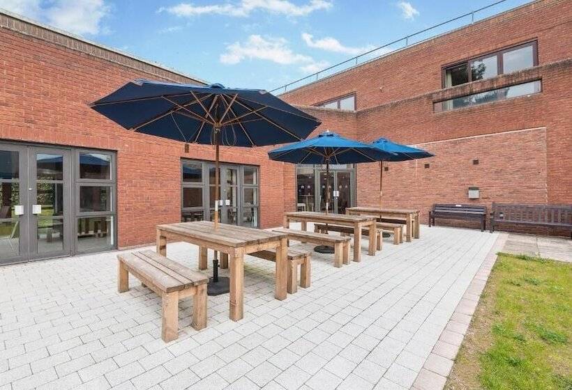 ベッドアンドブレックファースト Lilleshall National Sports Centre