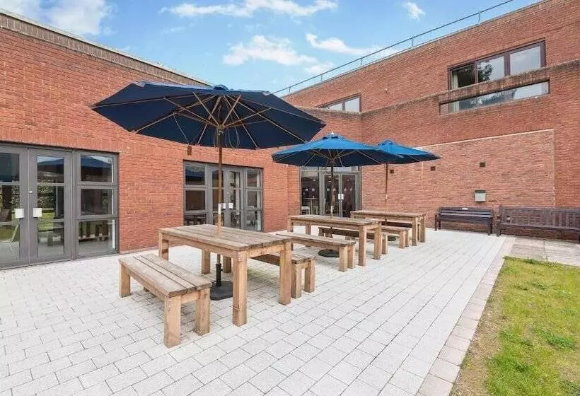 Bed and Breakfast Lilleshall National Sports Centre