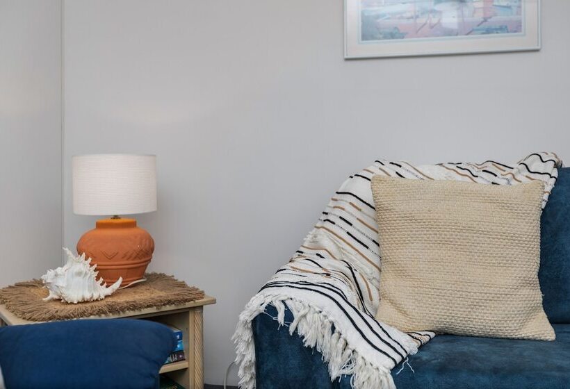 Burlington Holiday Apartments