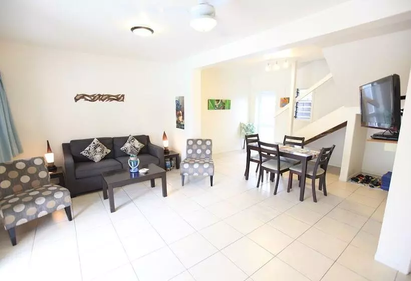 Coral Sands Apartments