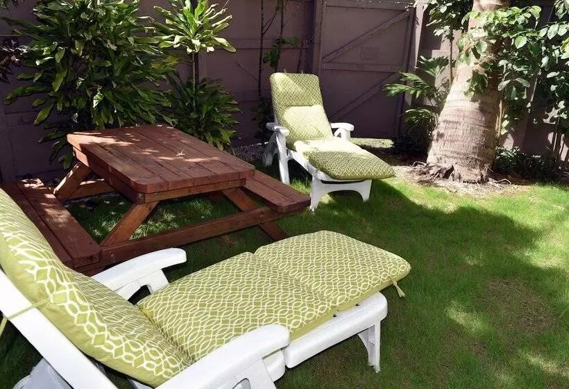 Coral Sands Apartments