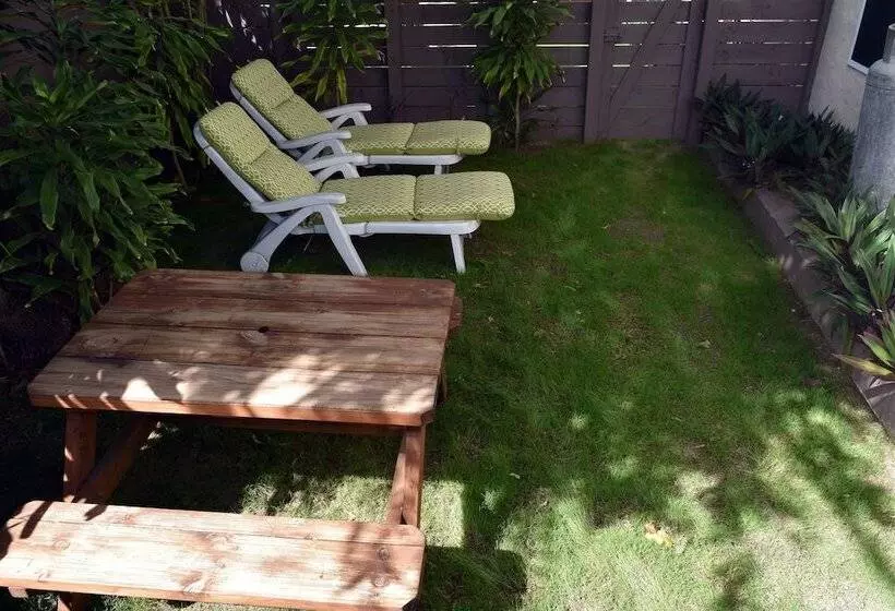 Coral Sands Apartments