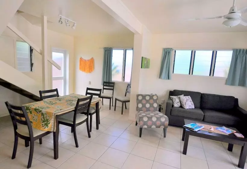 Coral Sands Apartments