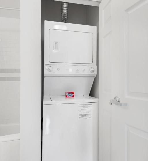 Furnished Quarters At Grove Pointe