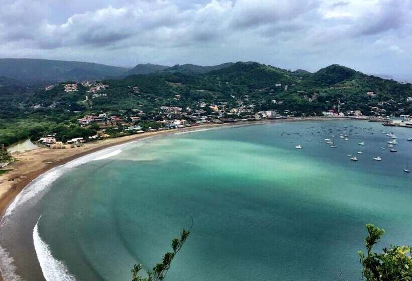 هتل La Posada Azul