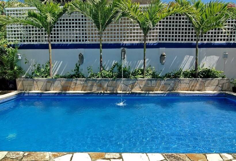 هتل La Posada Azul