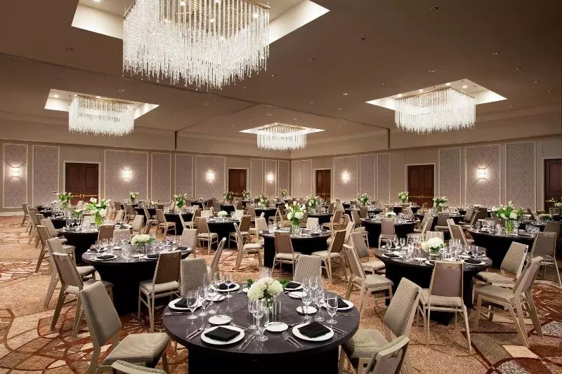 هتل Sheraton Mckinney