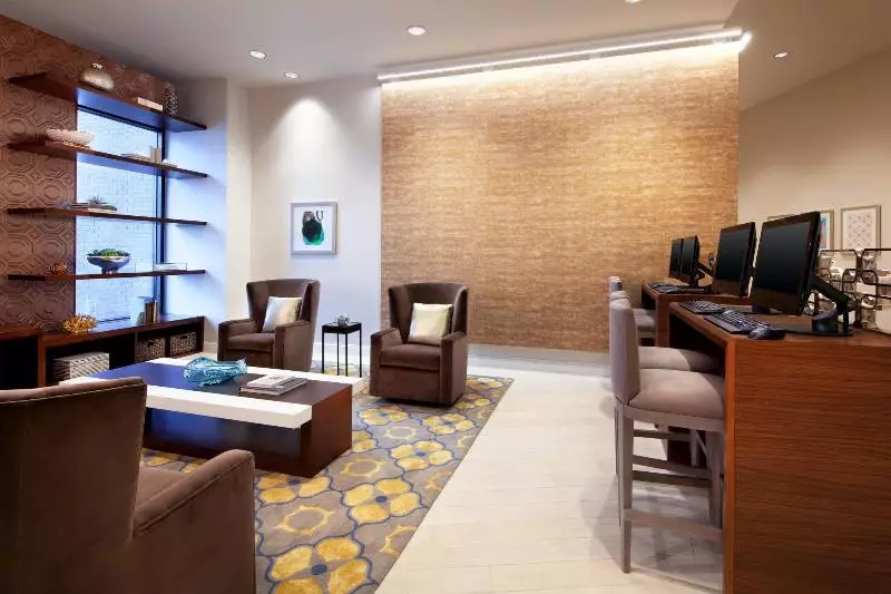 هتل Sheraton Mckinney