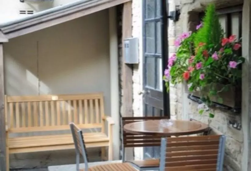 ホテル The Church House Inn