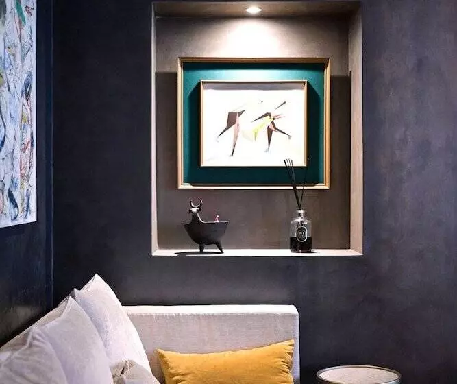 هتل The One Alma Paris