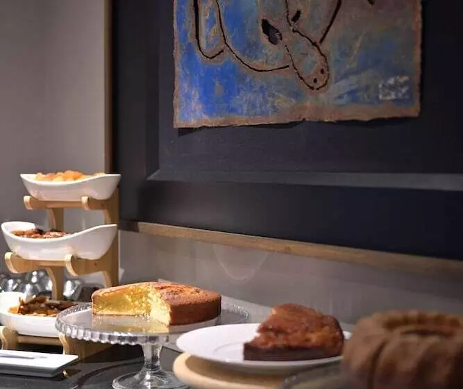 هتل The One Alma Paris