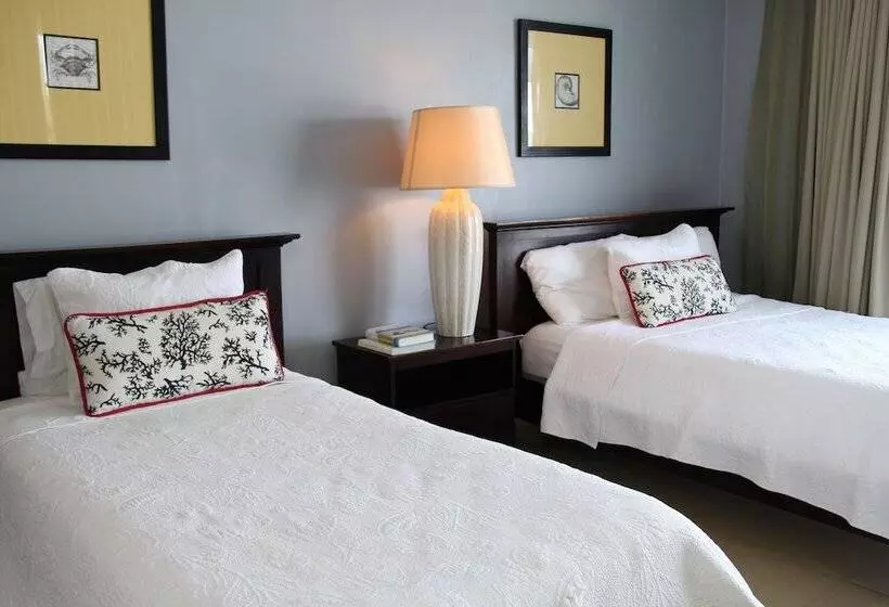 Marina Hotel At Shelter Bay