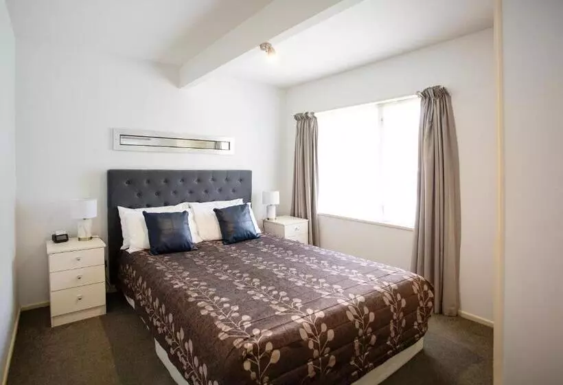 مُتل Casino Court Motor Lodge