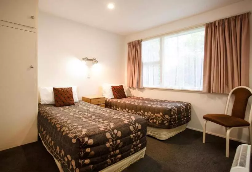 مُتل Casino Court Motor Lodge